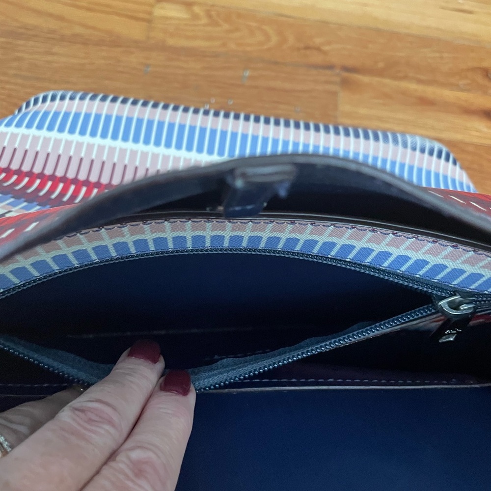 Lauren Ralph Lauren Alyssa -TTE-Medium Marine multi color purse - Picture 3 of 9